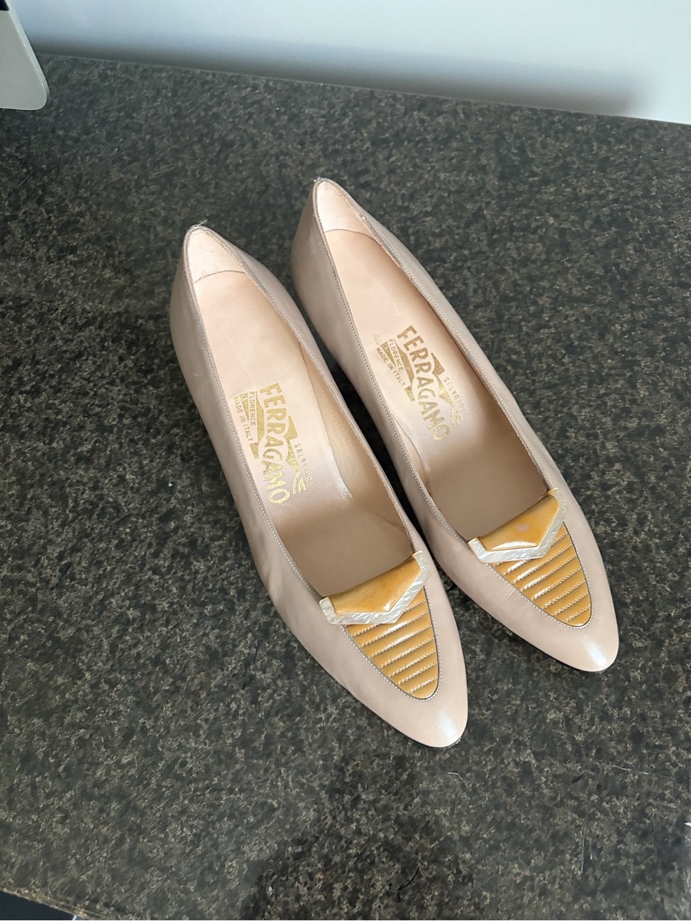 Vintage Salvatore Ferragamo Nude Leather Pointed Toe Kitten Heels